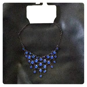 Hannah Accents. Beautiful Statement Necklace!